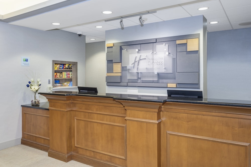 Image of Holiday Inn Express & Suites Long Island-East End