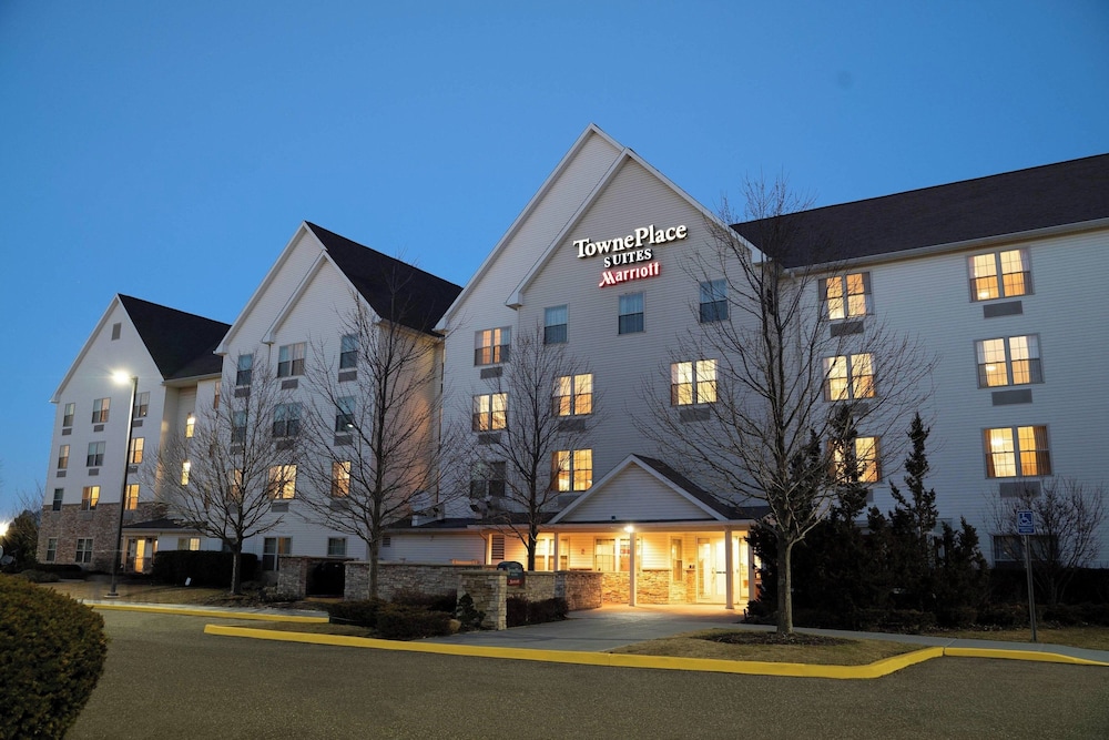 Image of TownePlace Suites by Marriott Republic Airport Long Island/Farmingdale
