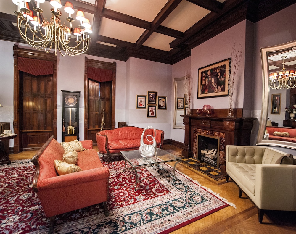 Image of Reynolds Mansion