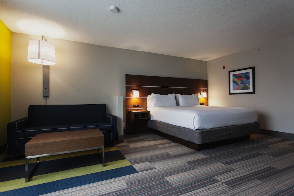 Image of Holiday Inn Express & Suites Atlanta N-Perimeter Mall Area