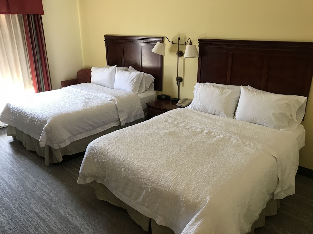 Image of Hampton Inn & Suites - Mill Hall (Lamar)