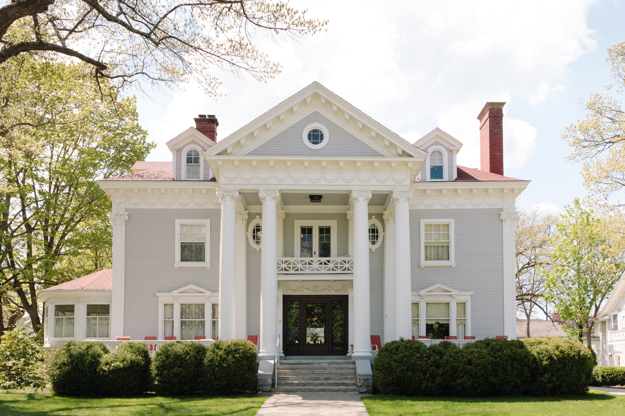 Image of Antiquities' Wellington Inn