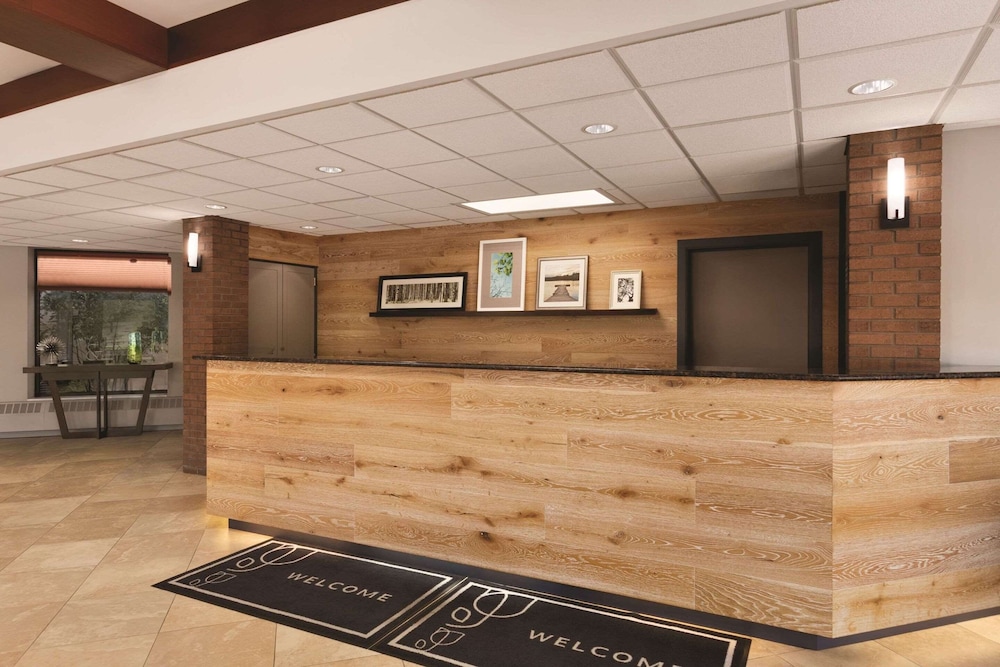 Image of Country Inn & Suites by Radisson Traverse City