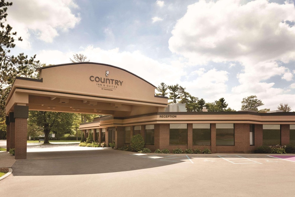 Image of Country Inn & Suites by Radisson Traverse City