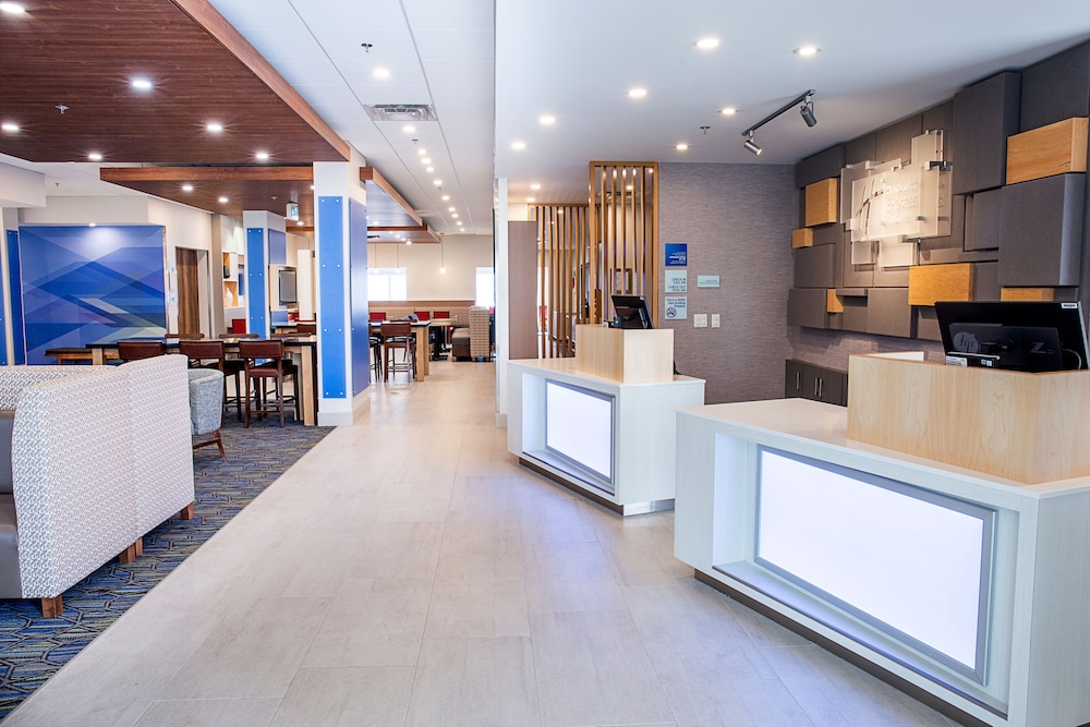 Image of Holiday Inn Express + Suites Dartmouth