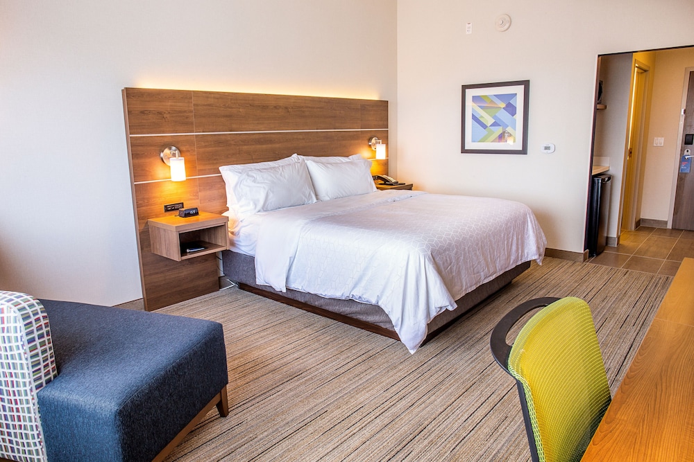 Image of Holiday Inn Express + Suites Dartmouth
