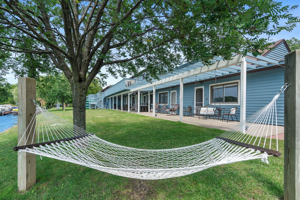 Image of Live Suites