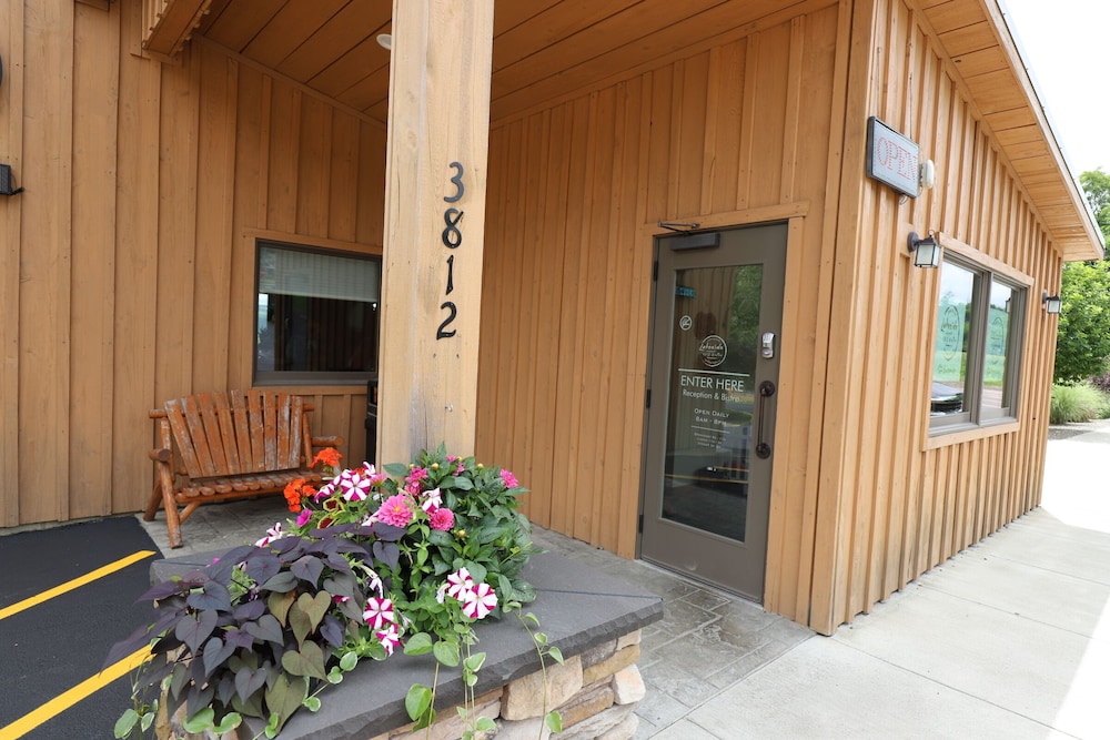 Image of Lakeside Resort