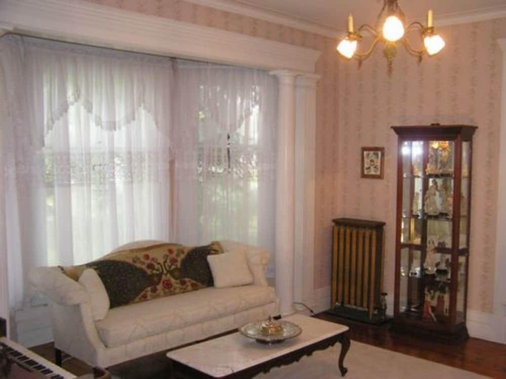 Image of 1897 Beekman House Bed & Breakfast