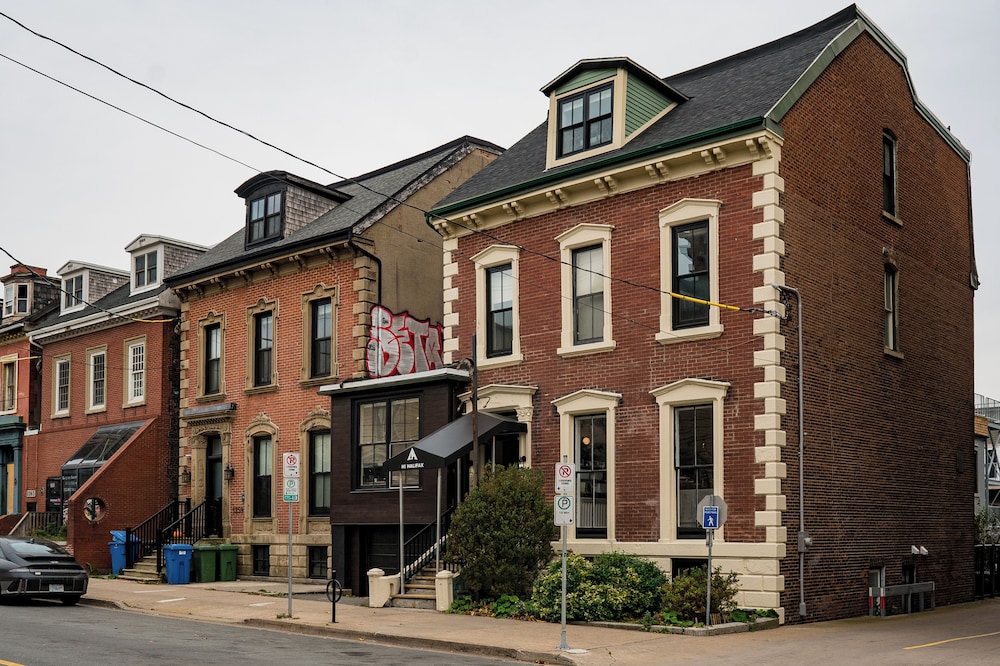 Image of HI Halifax Heritage House
