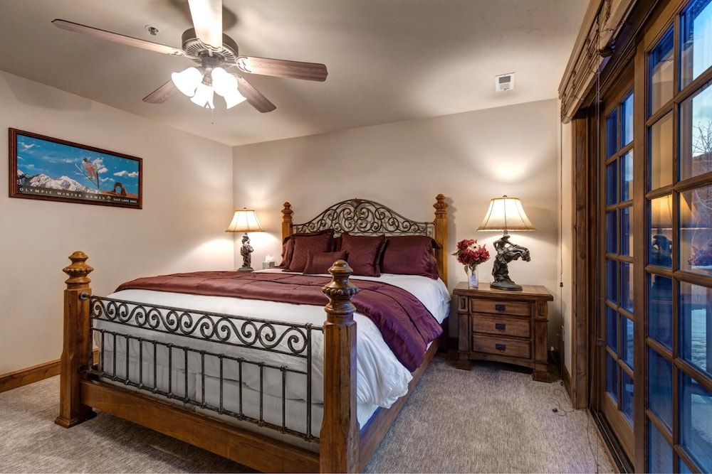 Image of Park City | KBM Resorts | Walk to Main Street and to Park City Mountain, Hot Tub, On FREE Citywide Bus Route | Single Unit, 4 Bedrooms | PPS-1416