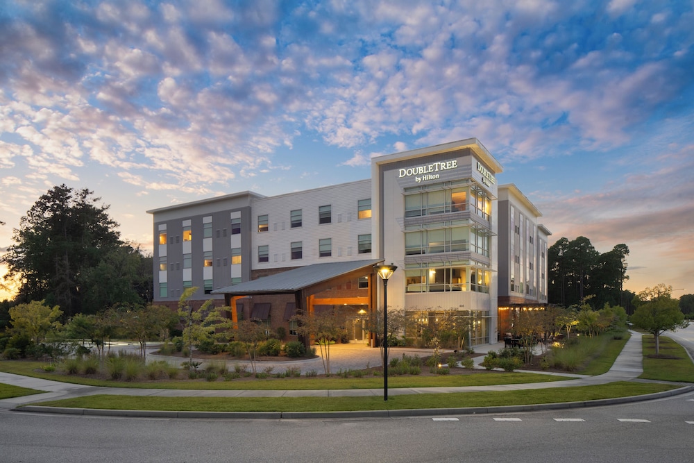 Image of DoubleTree by Hilton Summerville Nexton