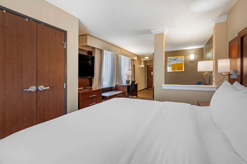Image of Comfort Suites Broomfield-Boulder/Interlocken