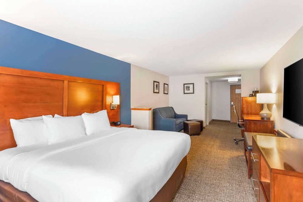 Image of Comfort Suites Longmont