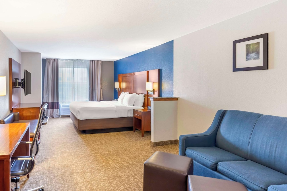 Image of Comfort Suites Longmont