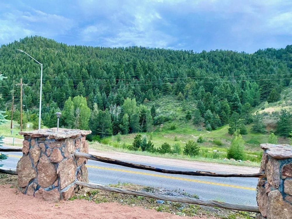 Image of Coyote Motel West