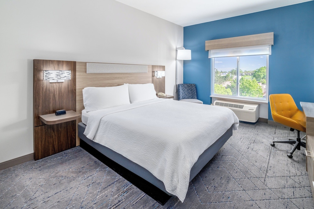 Image of Holiday Inn Express & Suites Denver North - Thornton