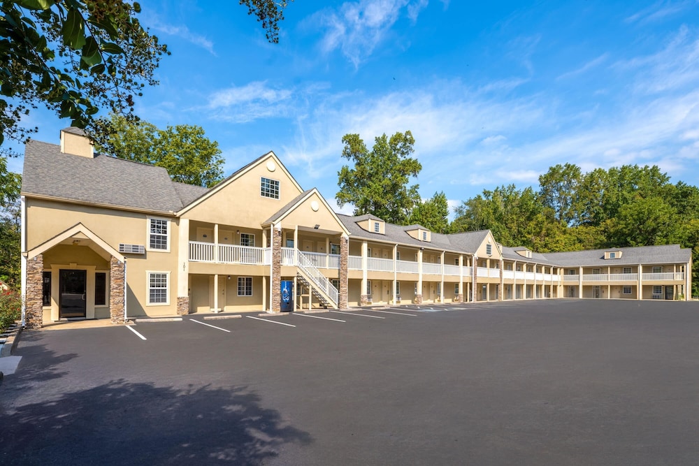Image of Days Inn by Wyndham Canton
