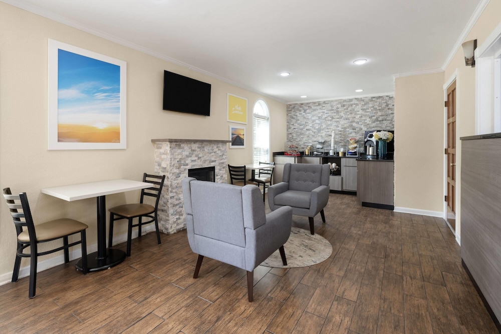 Image of Days Inn by Wyndham Canton