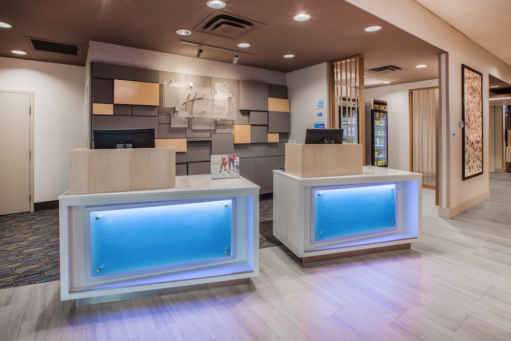 Image of Holiday Inn Express & Suites Canton