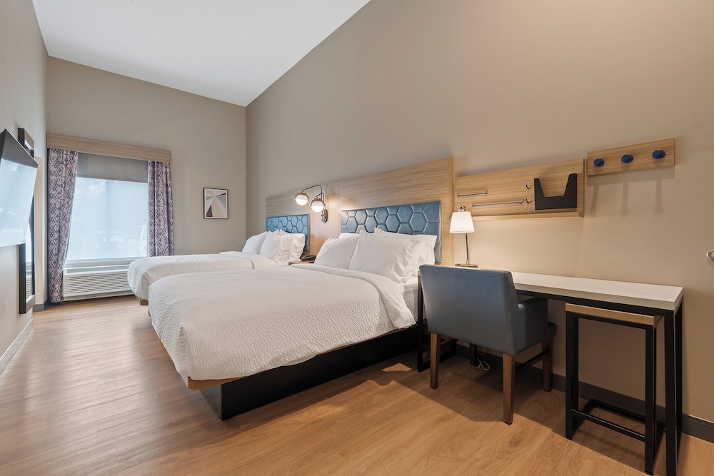Image of Candlewood Suites Perry