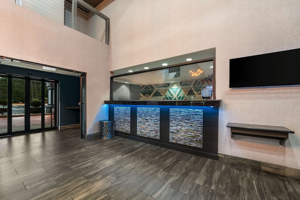 Image of Best Western Bradbury Inn & Suites