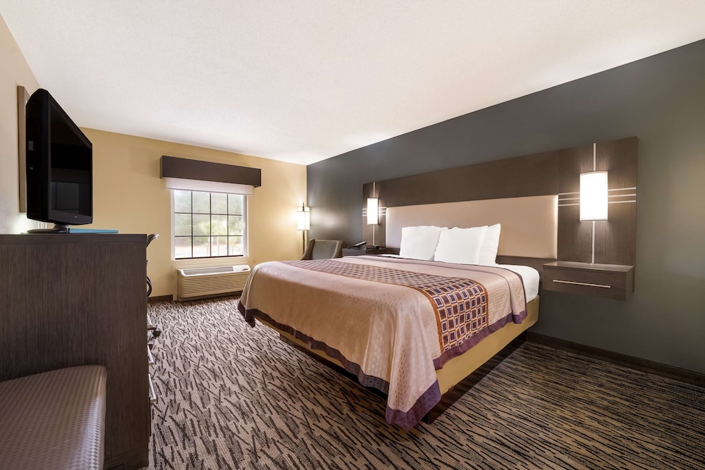 Image of Best Western Bradbury Inn & Suites