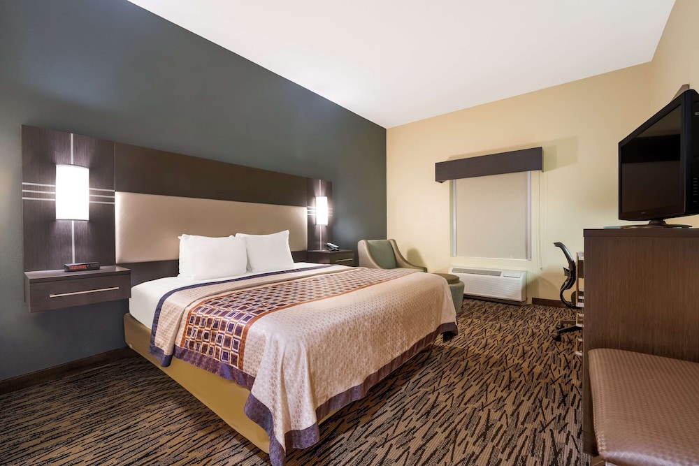 Image of Best Western Bradbury Inn & Suites