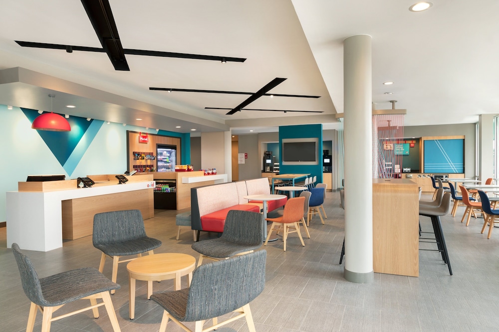 Image of avid hotel Perry-National Fairground Area