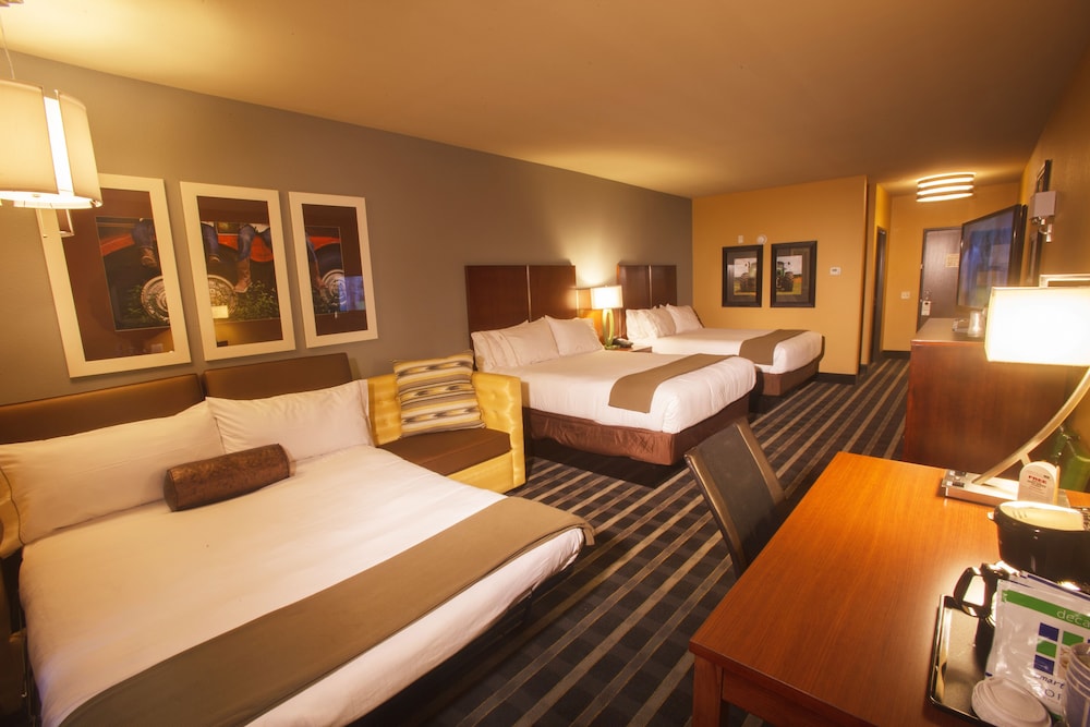 Image of Holiday Inn Express & Suites Perry