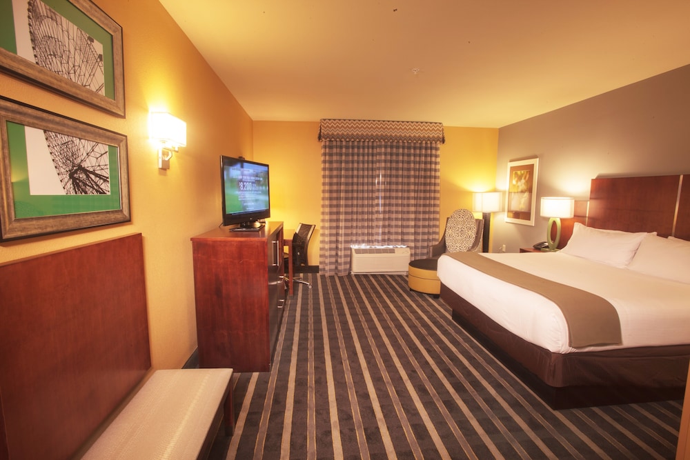 Image of Holiday Inn Express & Suites Perry