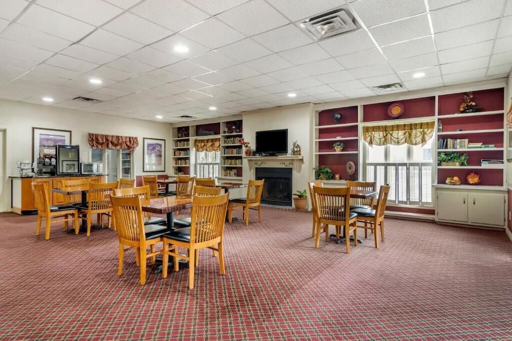 Image of Perry Inn & Suites