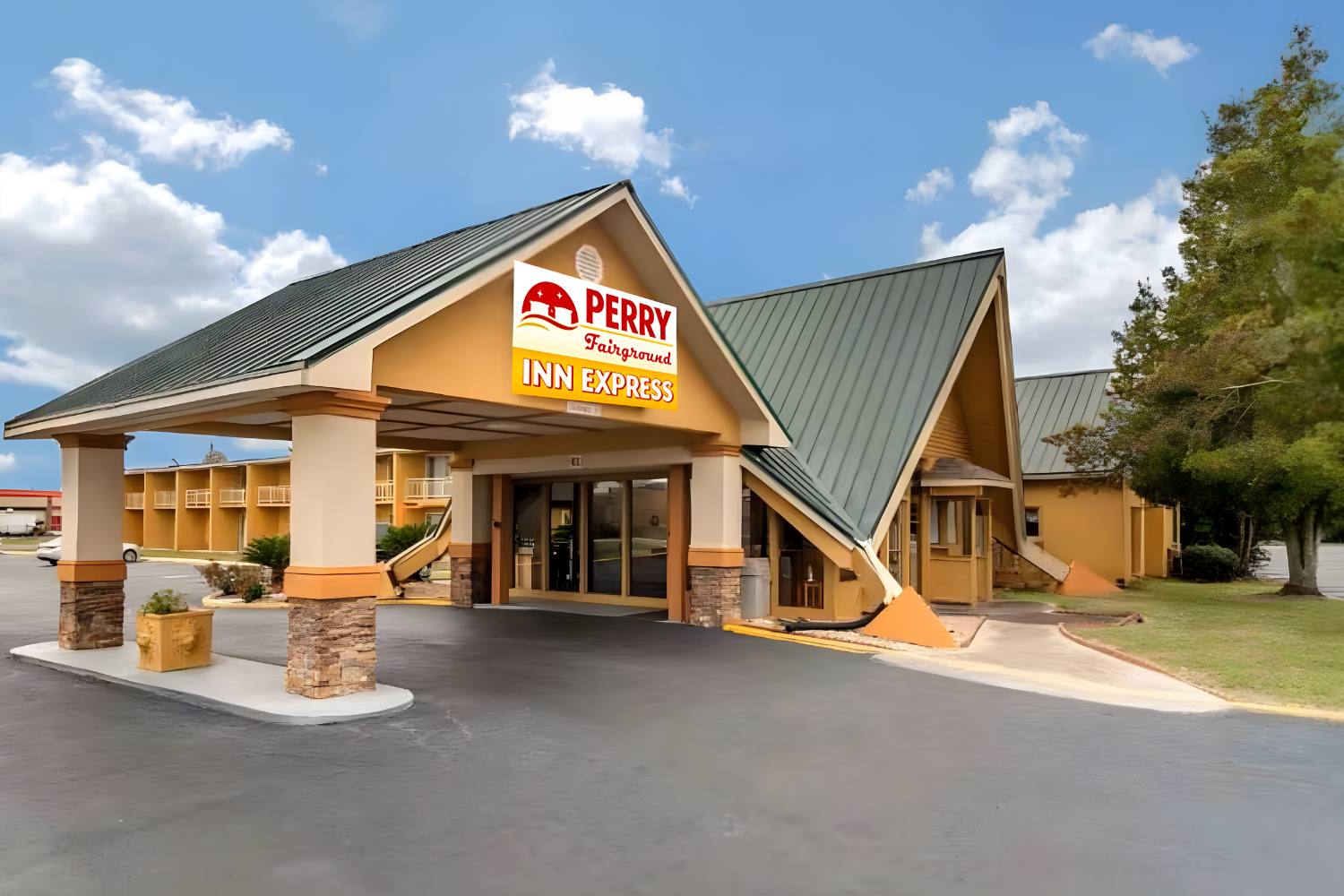 Image of Perry Inn & Suites