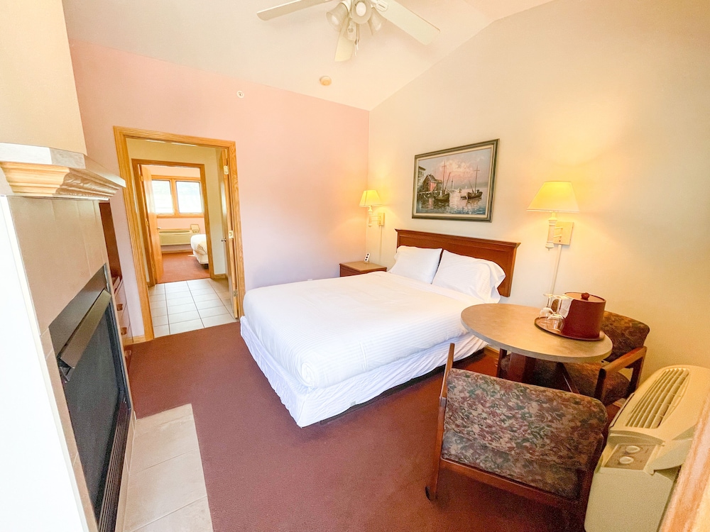 Image of Lake Bluff Inn and Suites