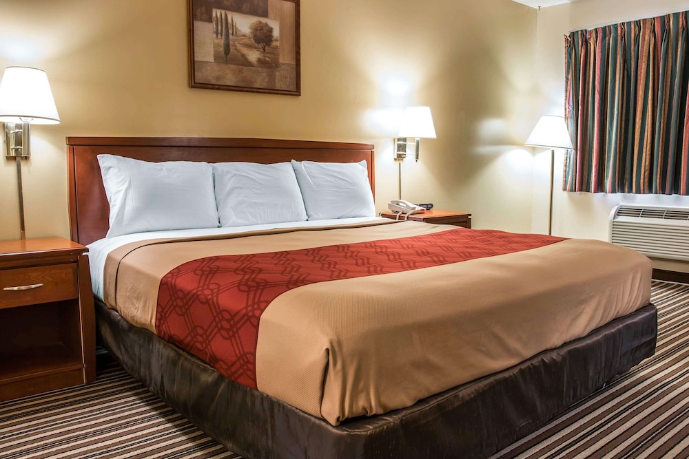 Image of Econo Lodge (Paw Paw)