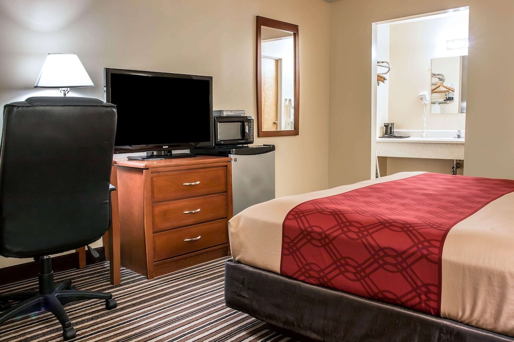 Image of Econo Lodge (Paw Paw)