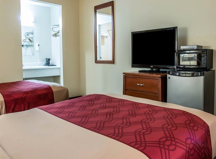 Image of Econo Lodge (Paw Paw)