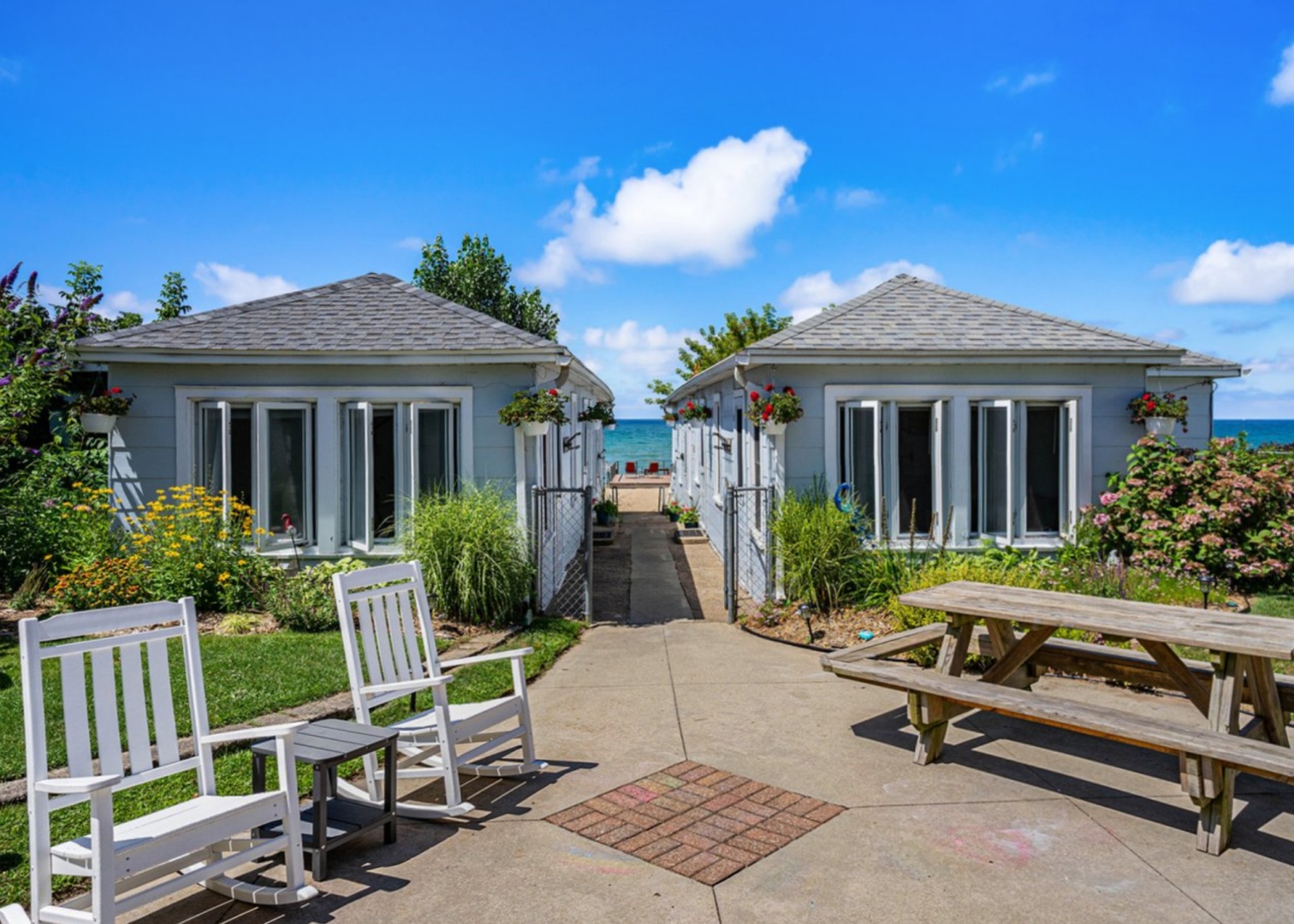Image of MichiMonaMac Lakeshore Cottages