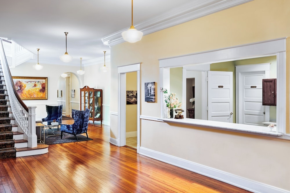 Image of Inn at Carnall Hall