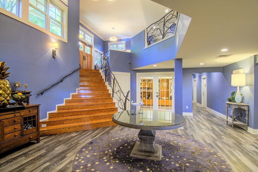 Image of Lookout Point Lakeside Inn