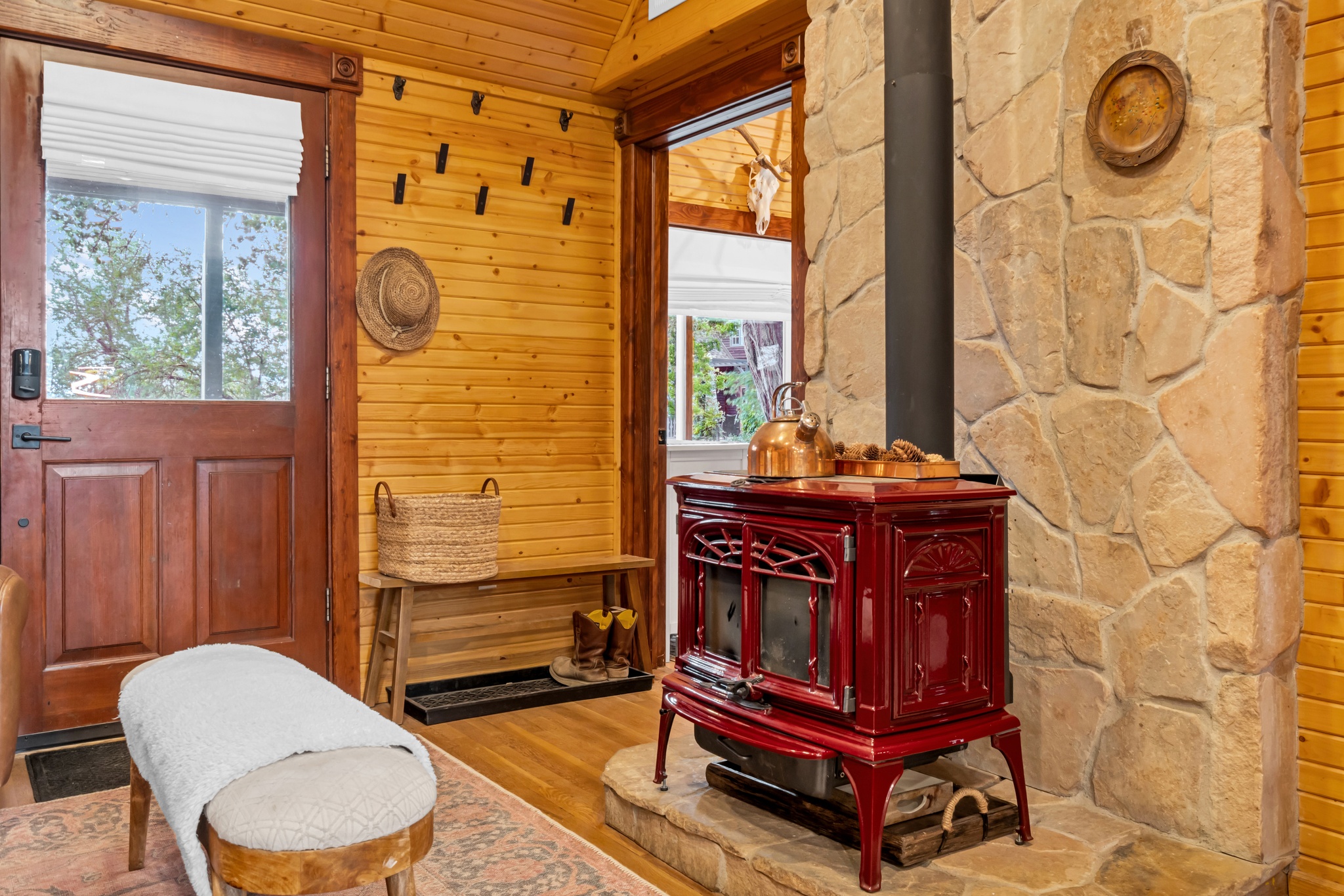 Image of Lakeside Manor at Niwot Ridge (Part of 5 Properties) 12 Bedrooms / 10 Bathrooms