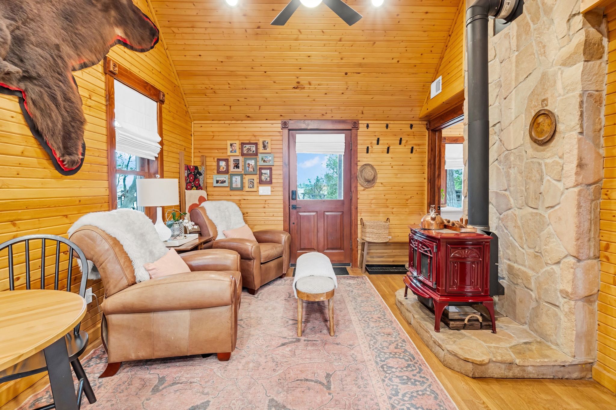 Image of Lakeside Manor at Niwot Ridge (Part of 5 Properties) 12 Bedrooms / 10 Bathrooms