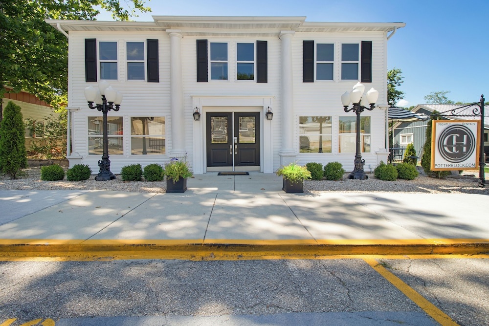 Image of The Commercial Hotel