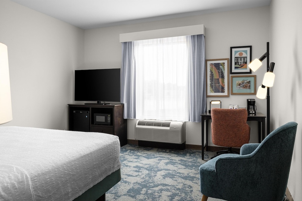 Image of Hampton Inn & Suites Hope