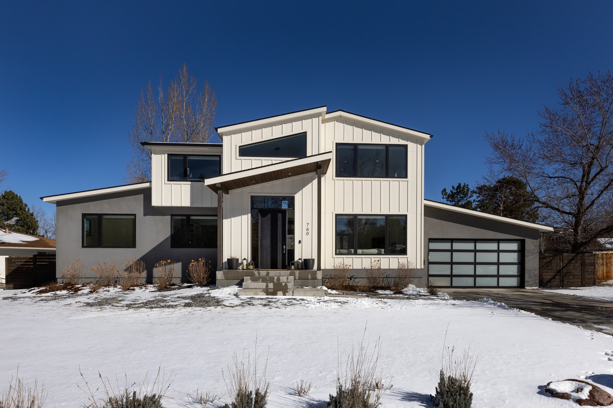 Image of Crescent Drive Retreat: Upscale Modernism Meets Foothill Scenery
