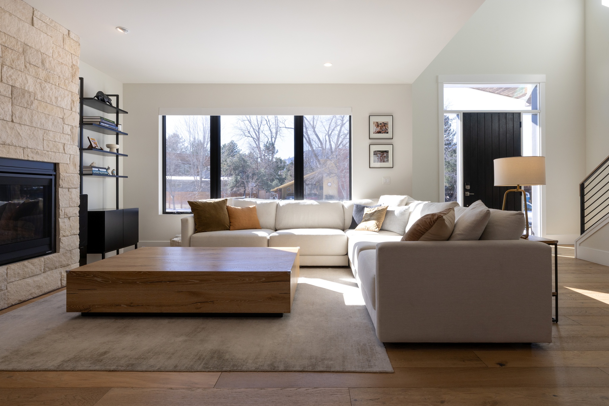 Image of Crescent Drive Retreat: Upscale Modernism Meets Foothill Scenery
