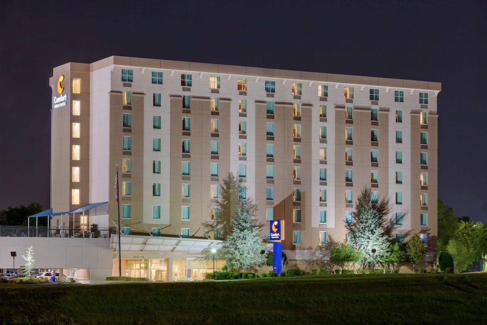 Image of Comfort Inn & Suites Presidential Downtown Little Rock
