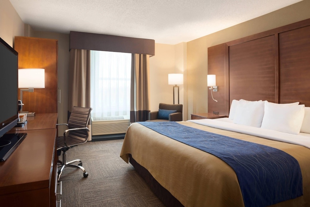 Image of Comfort Inn & Suites Presidential Downtown Little Rock