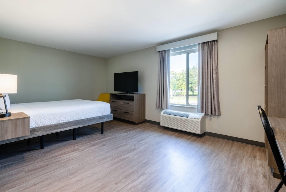 Image of Echo Suites Extended Stay by Wyndham Savannah Pooler