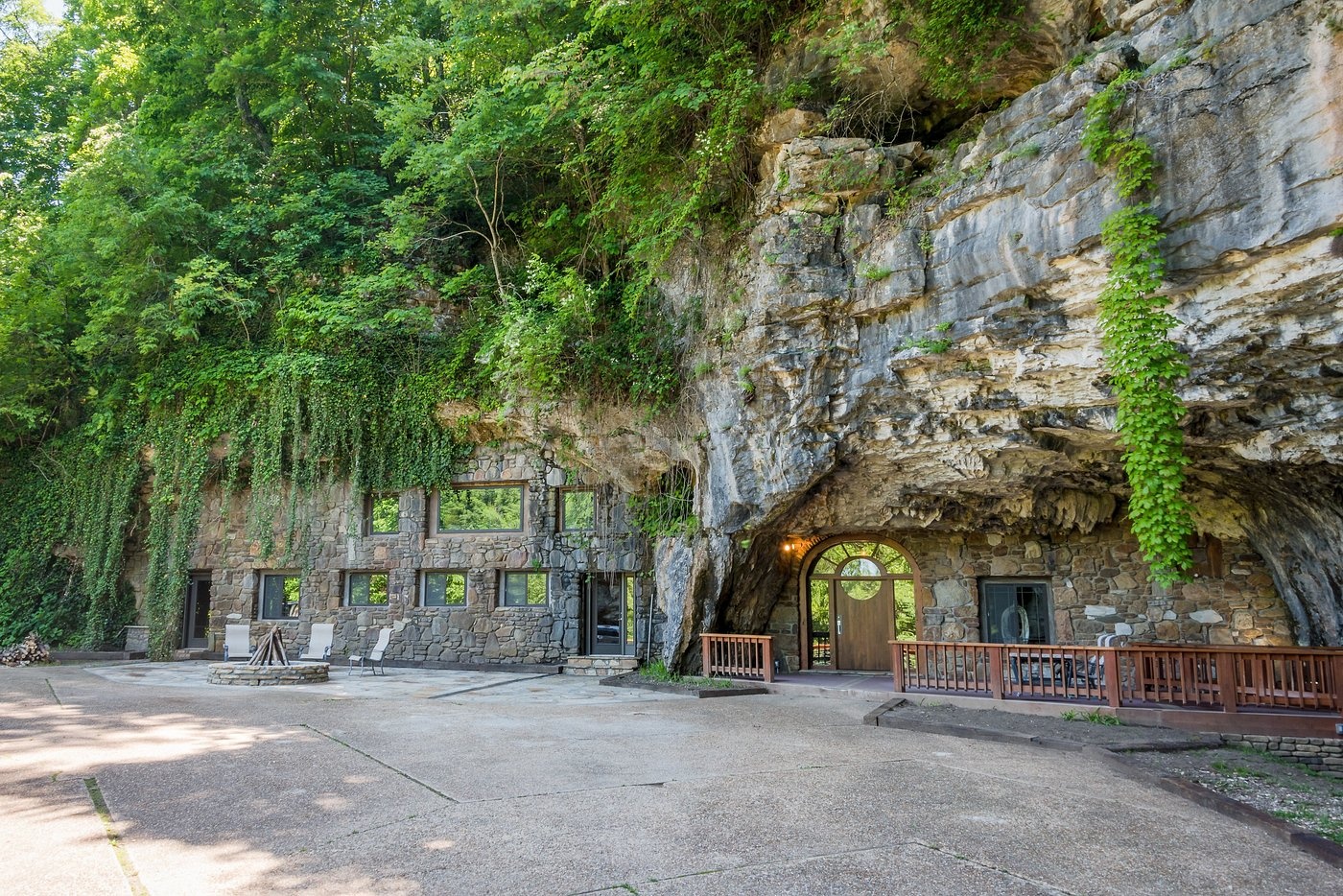 Image of Beckham Creek Cave Lodge